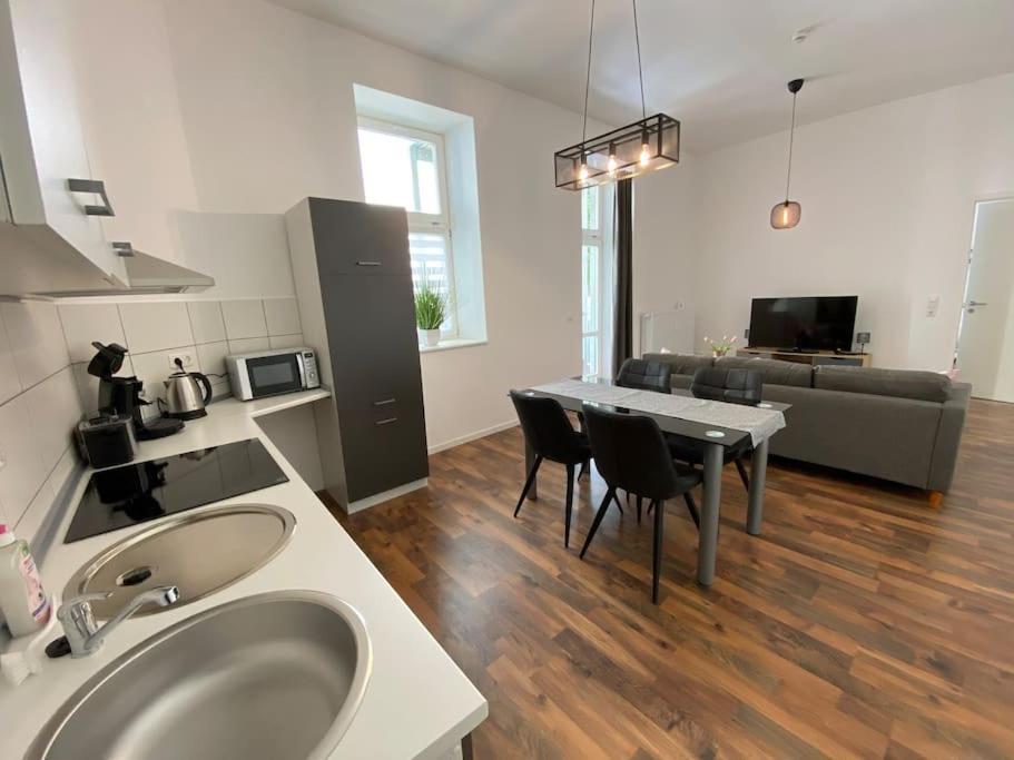 Akk3 Apartment Magdeburg Altstadt Zentral Balkon Luaran gambar